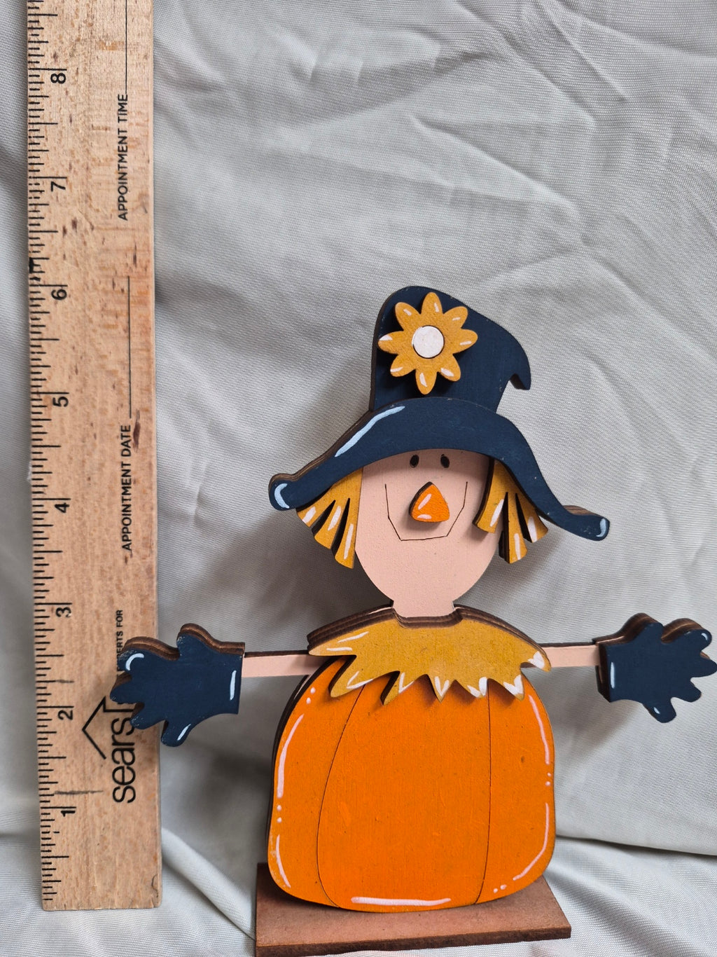 PUMPKIN SCARECROW