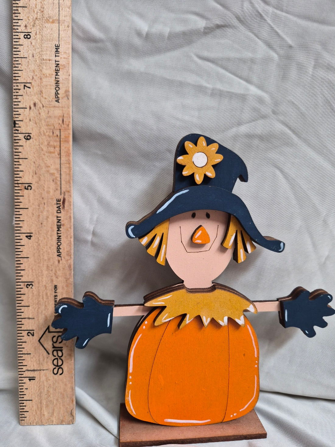 PUMPKIN SCARECROW